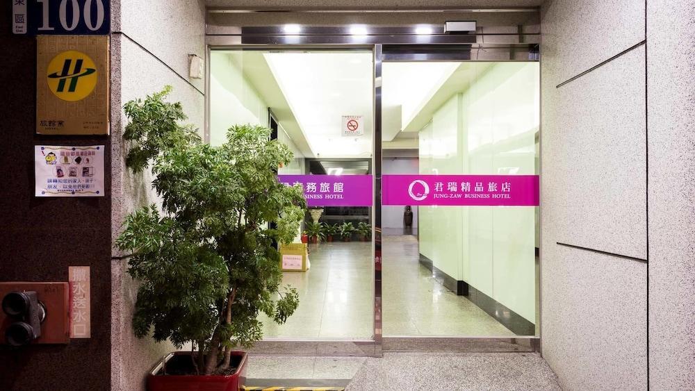 Zaw Jung Business Hotel Taichung Exterior photo