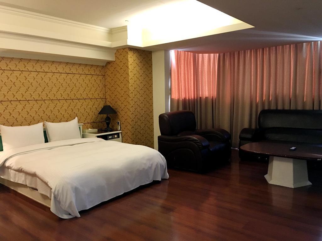 Zaw Jung Business Hotel Taichung Exterior photo