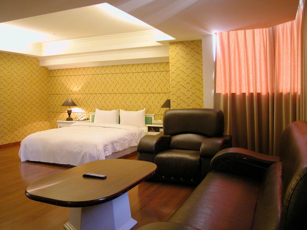 Zaw Jung Business Hotel Taichung Exterior photo