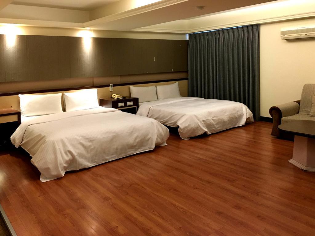 Zaw Jung Business Hotel Taichung Exterior photo