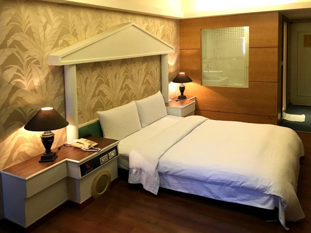 Zaw Jung Business Hotel Taichung Exterior photo