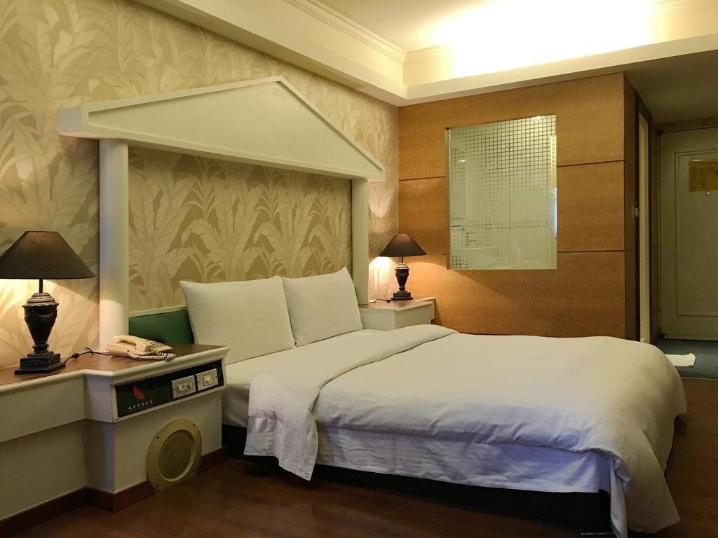 Zaw Jung Business Hotel Taichung Exterior photo